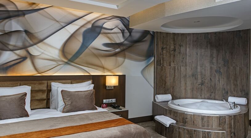 B Business Hotel & Spa