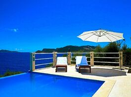 Villa Paloma by Villatatilin