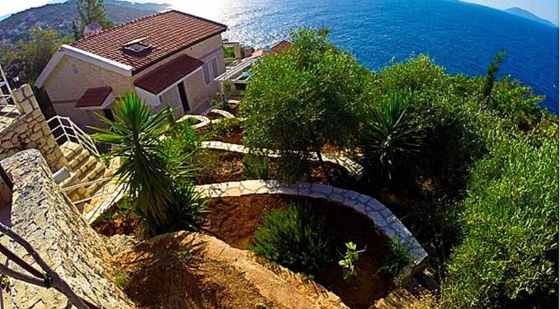 Villa Paloma by Villatatilin